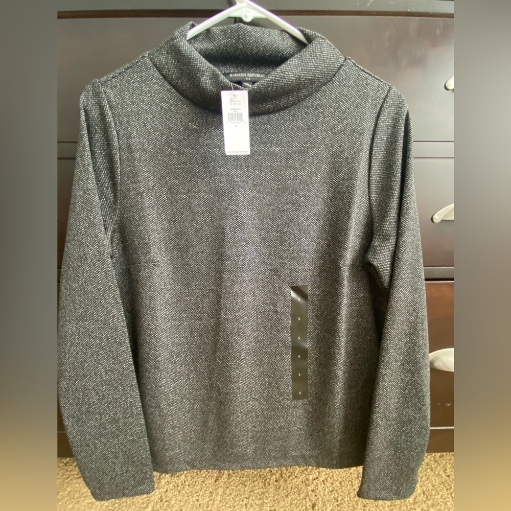 NWT Banana Republic Factory small long sleeve top